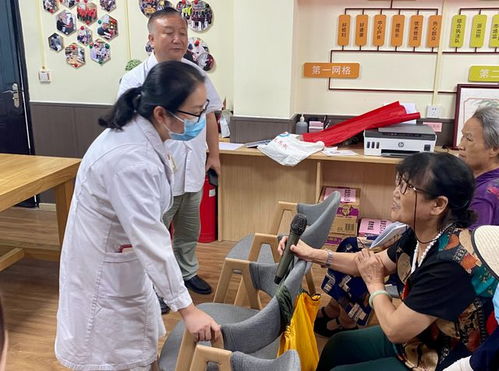 省二院專家團隊走進社區，健康科普與義診服務溫暖人心